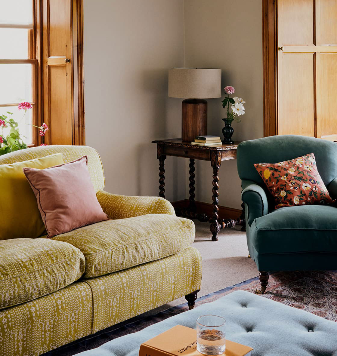 19 世纪苏格兰庄园的粉色花卉设计-1