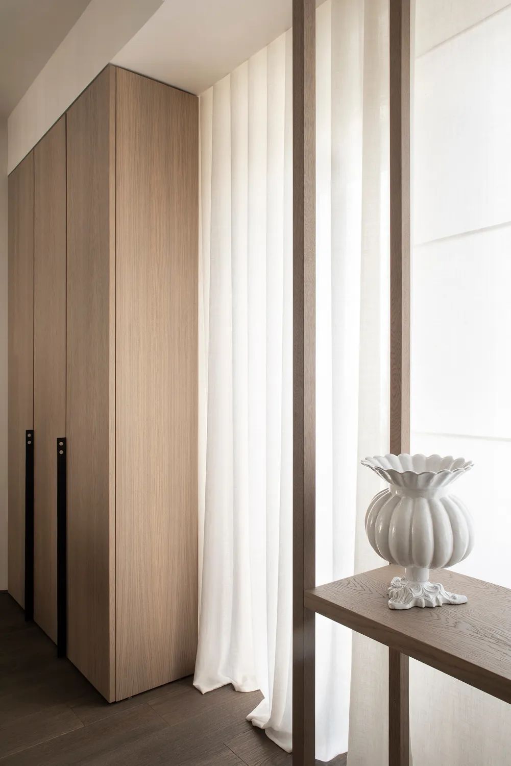 简约现代公寓设计，展现大树装饰品质-9