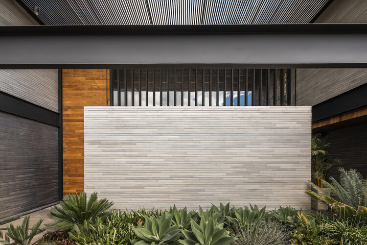 哥伦比亚房屋内部庭院设计-16