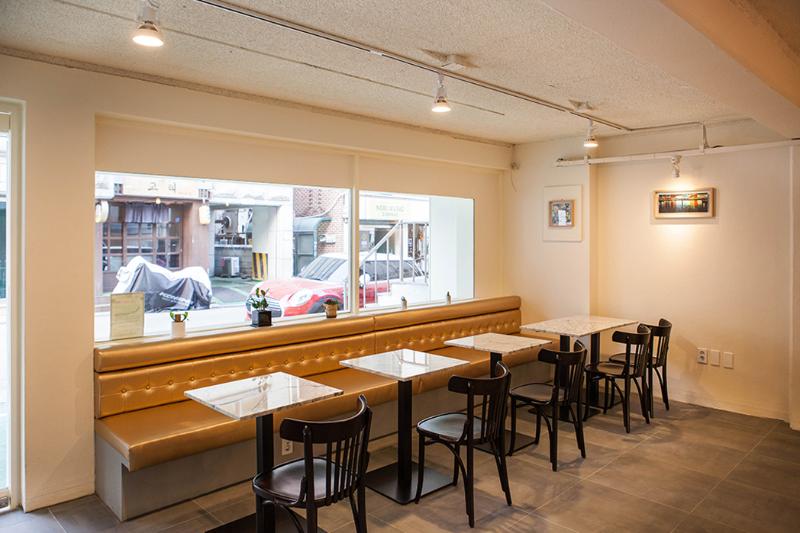 首尔弘大 15 坪黄金地段简约咖啡厅设计-6