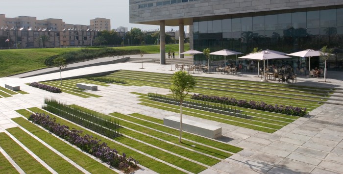 本古里安大学入口广场（注：BGU一般指本古里安大学，Ben-Gurion University） 丨以色列贝尔谢巴丨Chyutin Architects-5