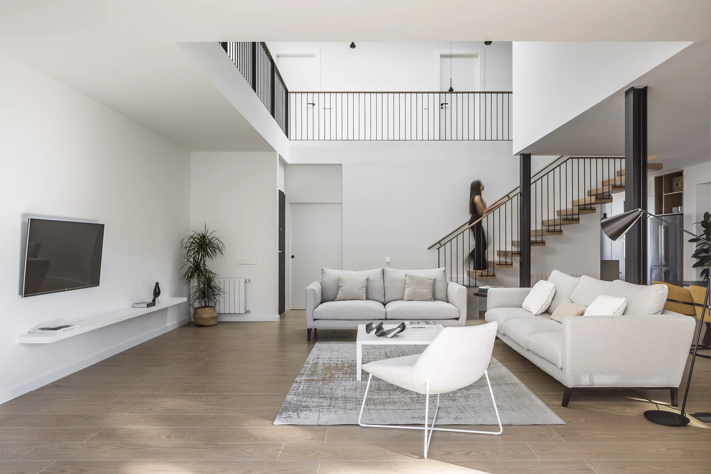 西班牙 Godella 简约现代别墅设计-31