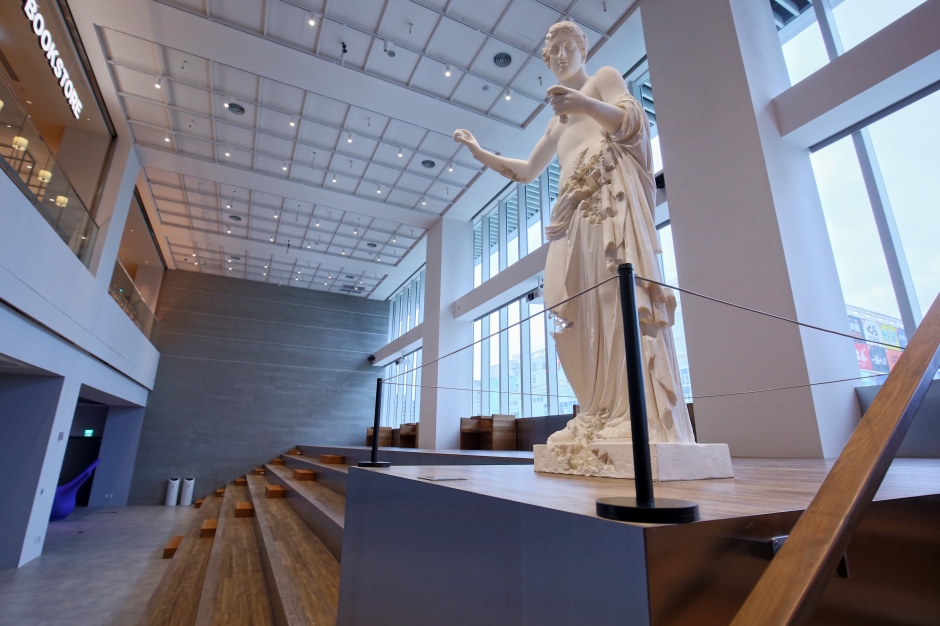 開箱 NOKE 忠泰樂生活，精選品牌、空間策展塑造零售新風貌 | 瘋設計 FUNDESIGN-3