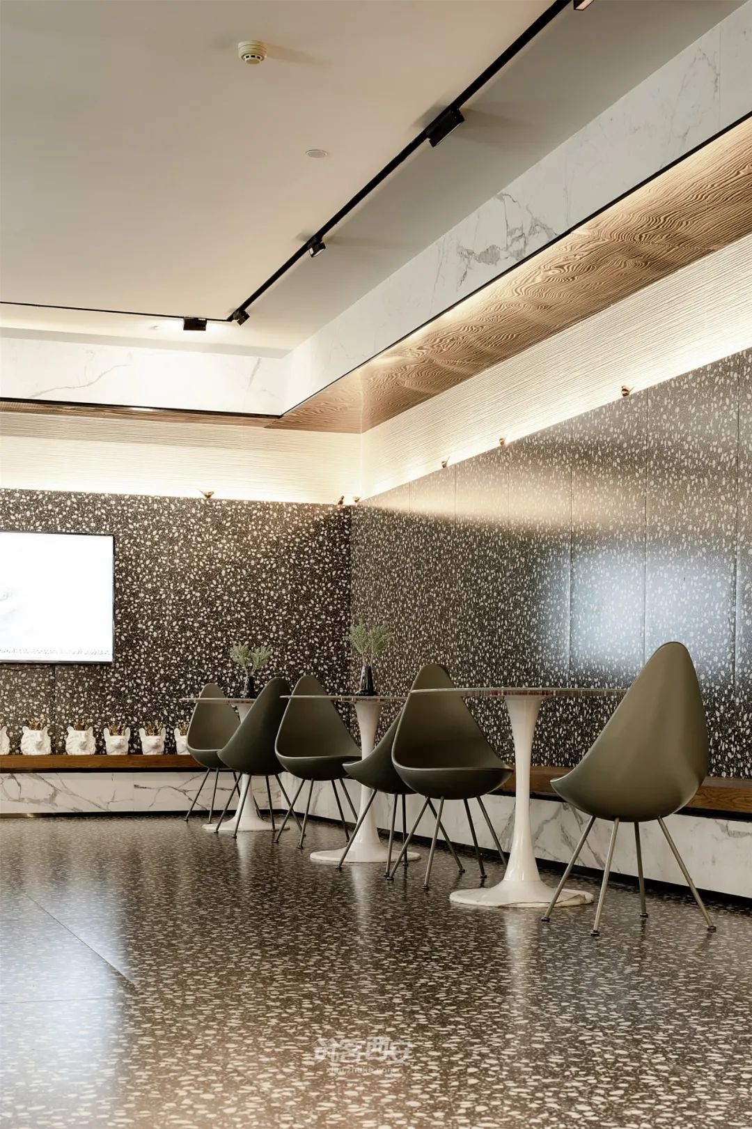 另类售楼部 | 艺术画廊般的空间探索-54