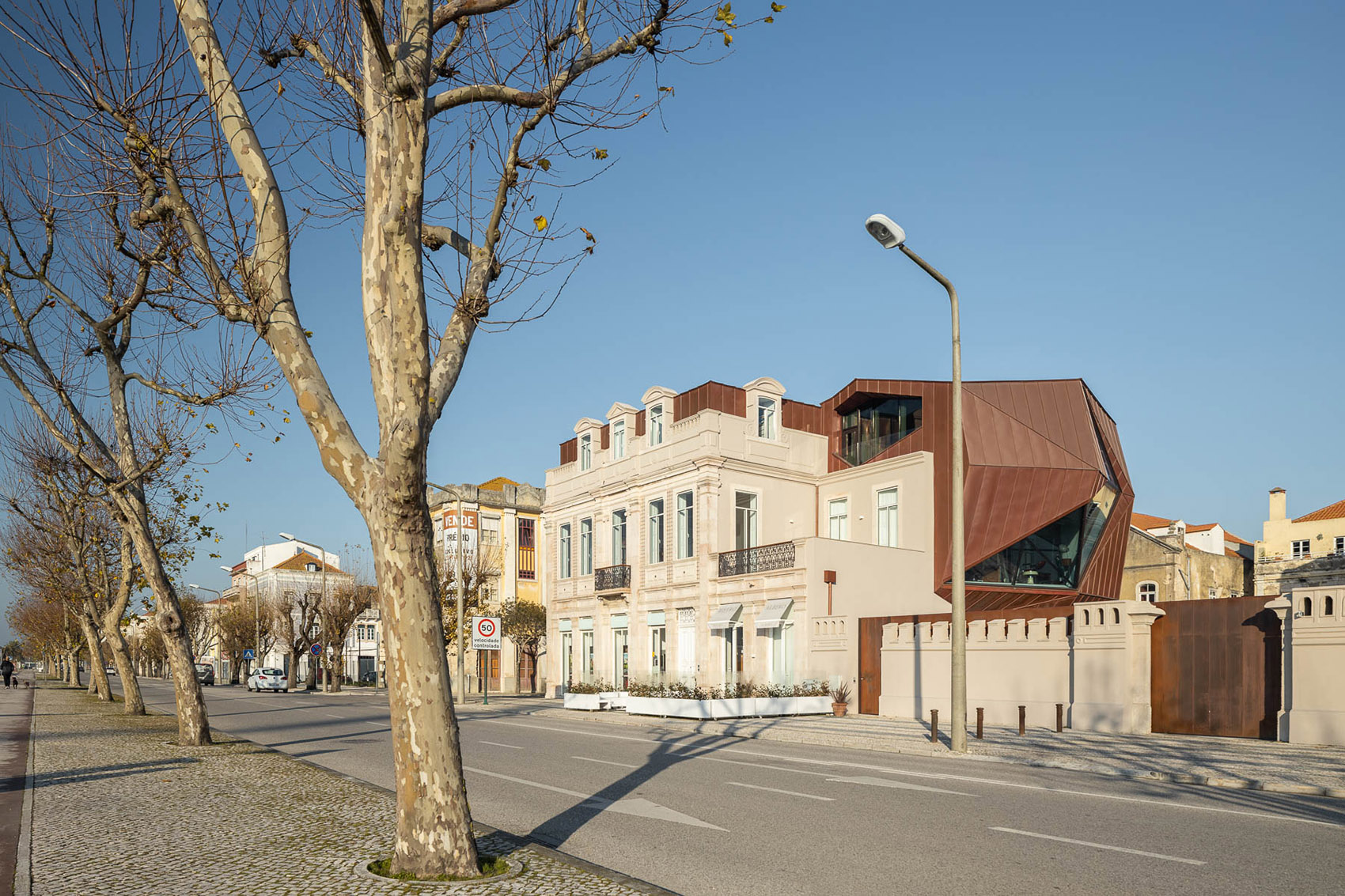 葡萄牙百年的老宅改造的办公楼丨danielmsantos,eng + arq 事务所-7