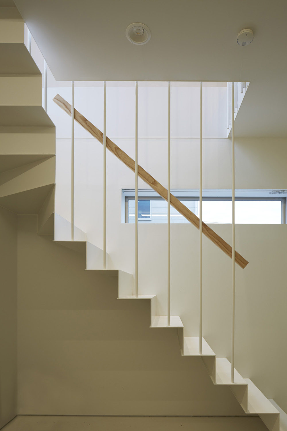 由于Yakuju Kamishirane 2 · sinato可能是特定的人名、地名、产品名等具有特定背景的内容，没有足够的语境信息难以准确翻译，暂时无法给出有效结果 丨日本神奈川丨构造设计寺戸巽海,照明设计FDS等-41