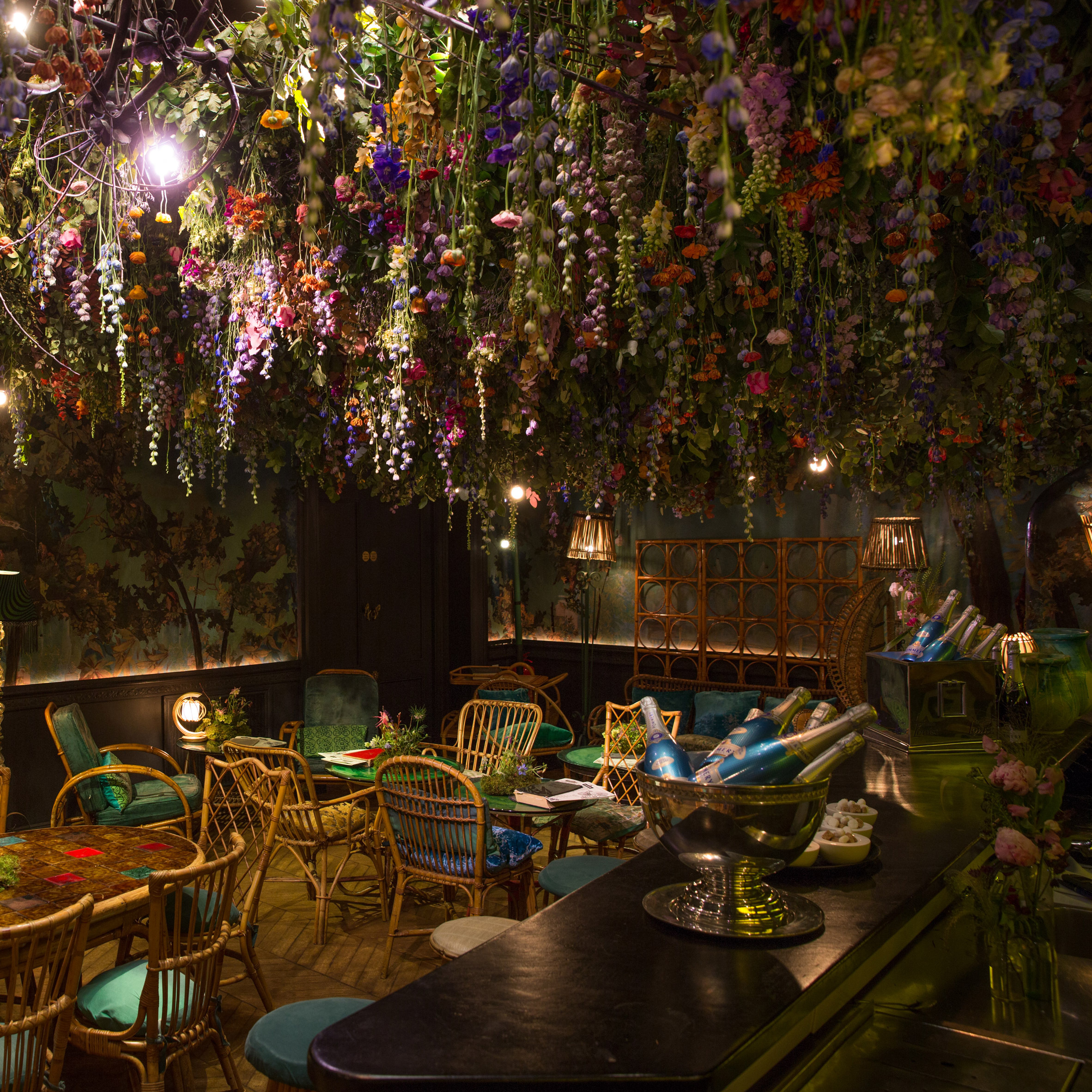 10 opulent interiors that swap minimalism for rich colours and textures-10