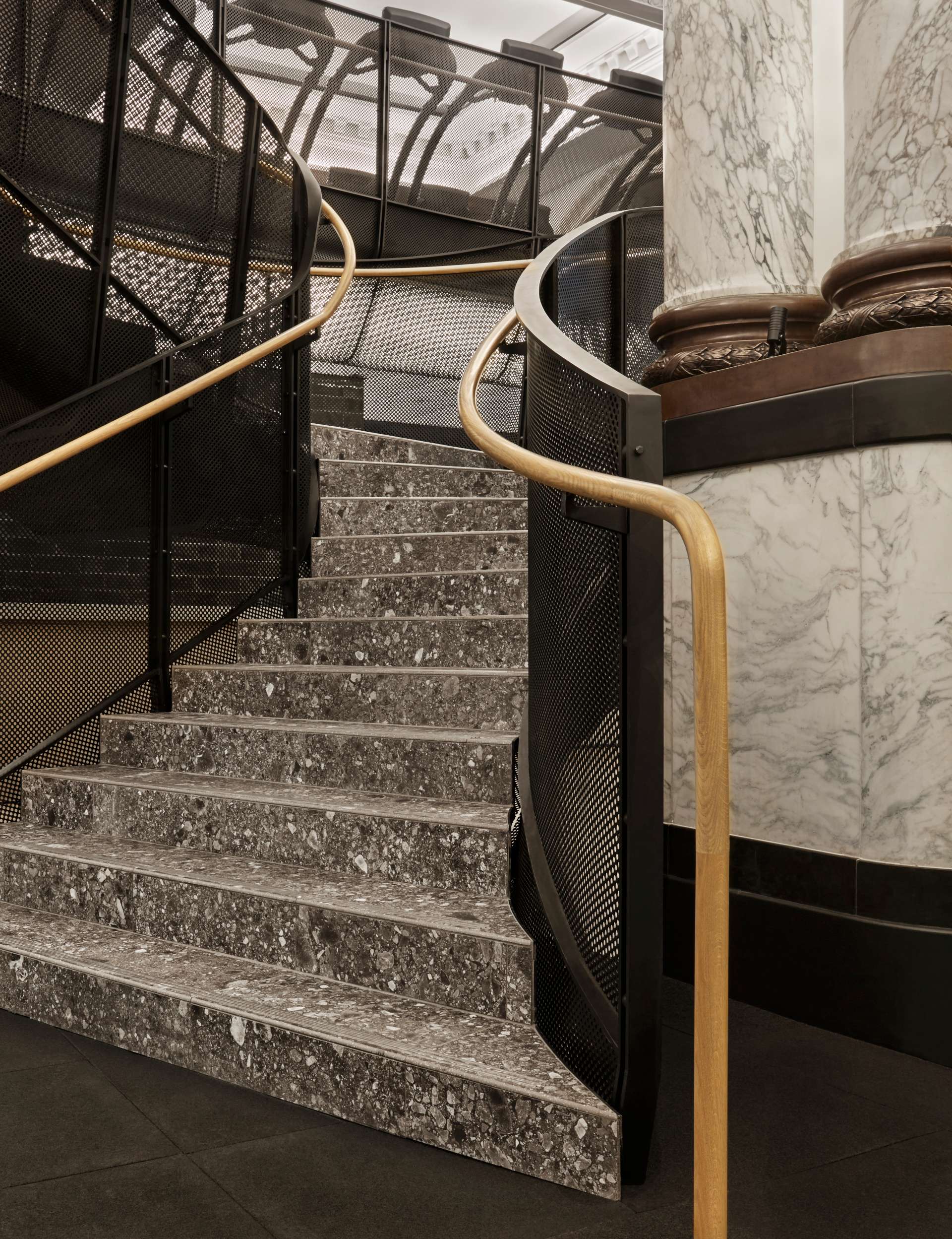 伦敦 Equinox St  James Joyce Wang-4