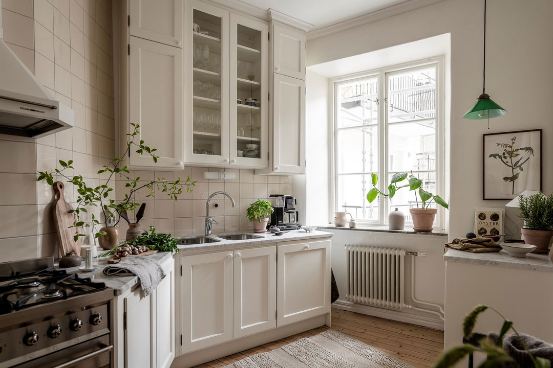 瑞典哥德堡公寓的花卉墙纸餐厅设计-17