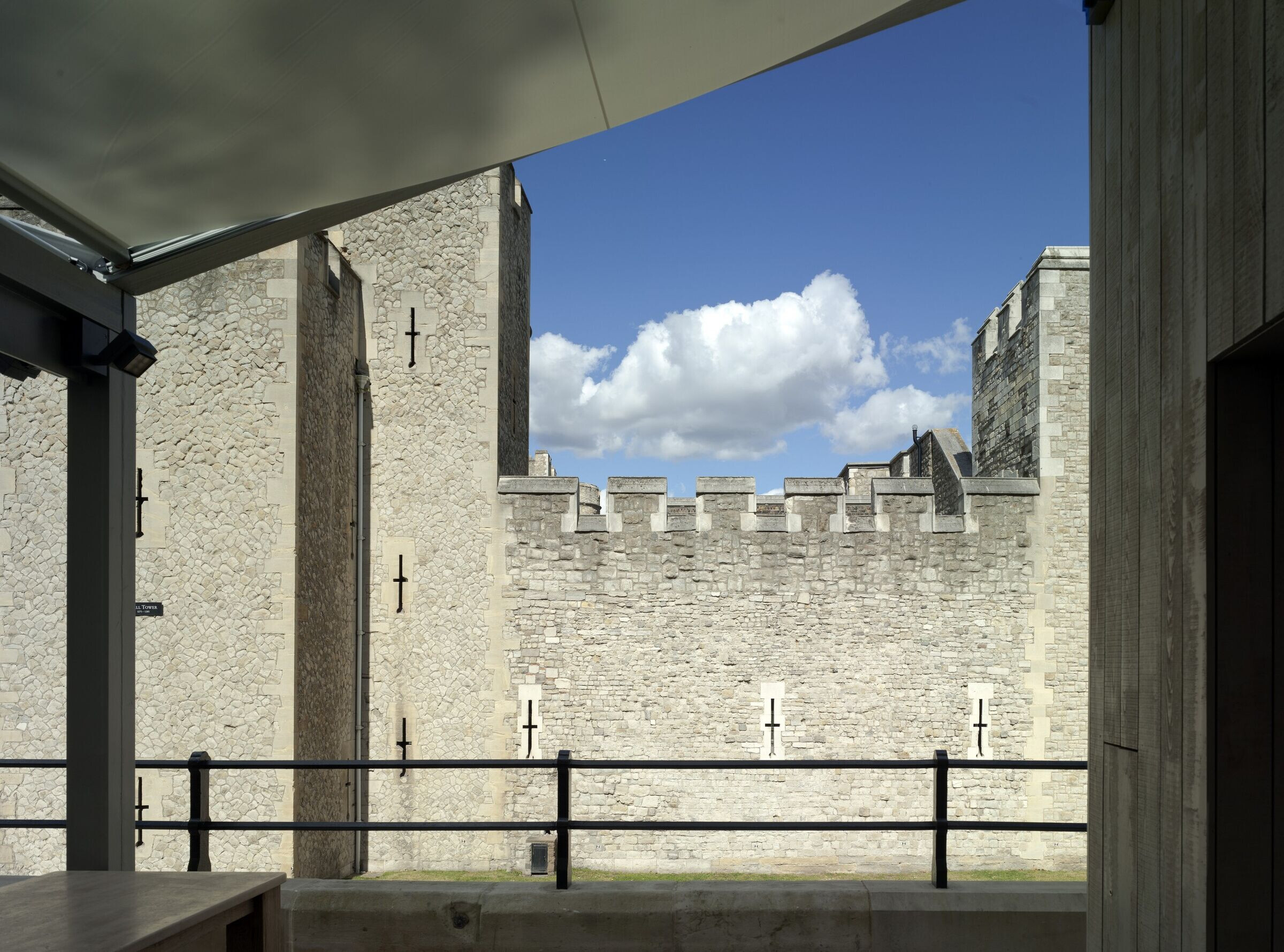 伦敦塔桥河畔历史餐厅丨英国伦敦丨Tony Fretton Architects-16