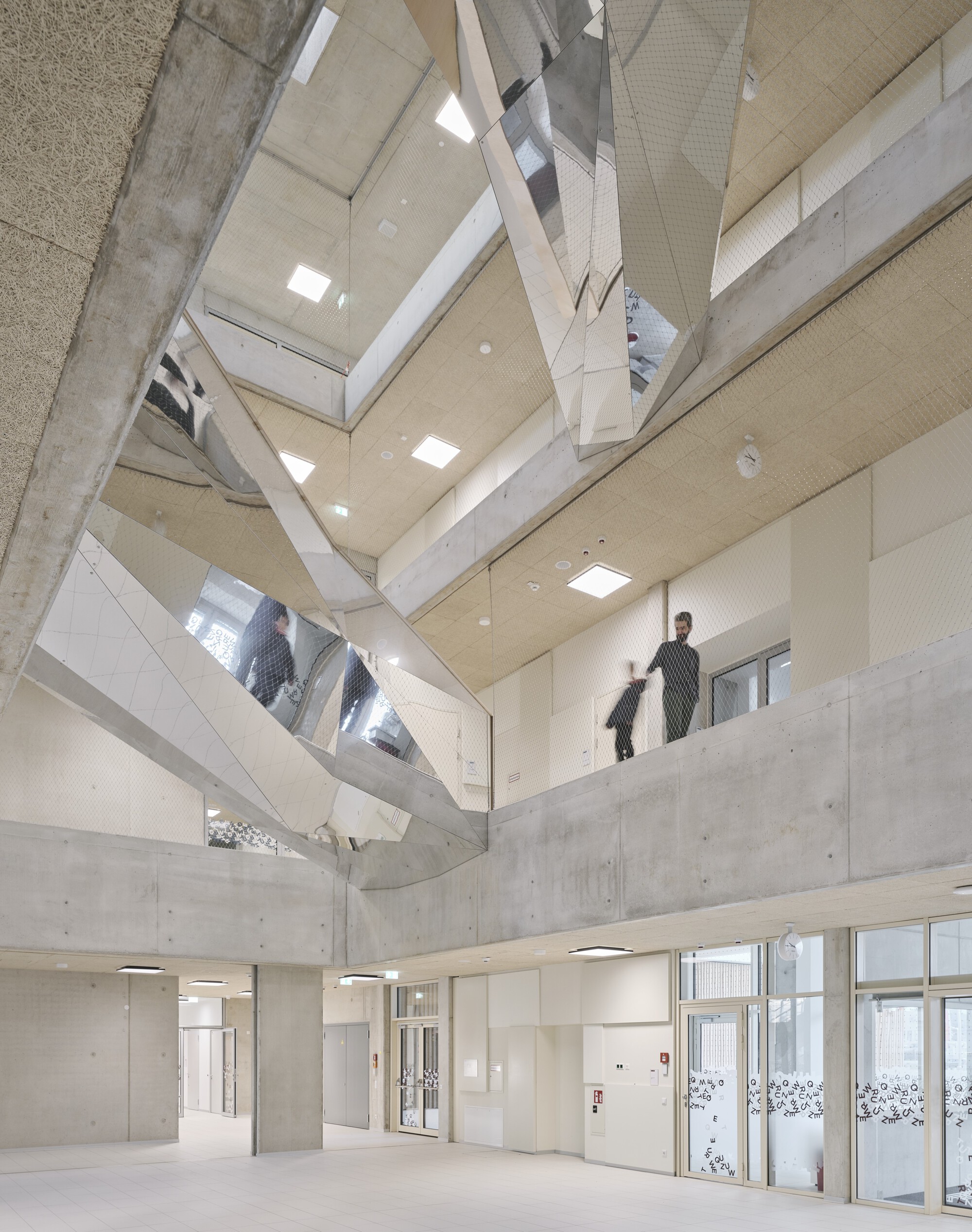 Primary and Secondary School Leopold Kohr-Straße / Franz&Sue-21