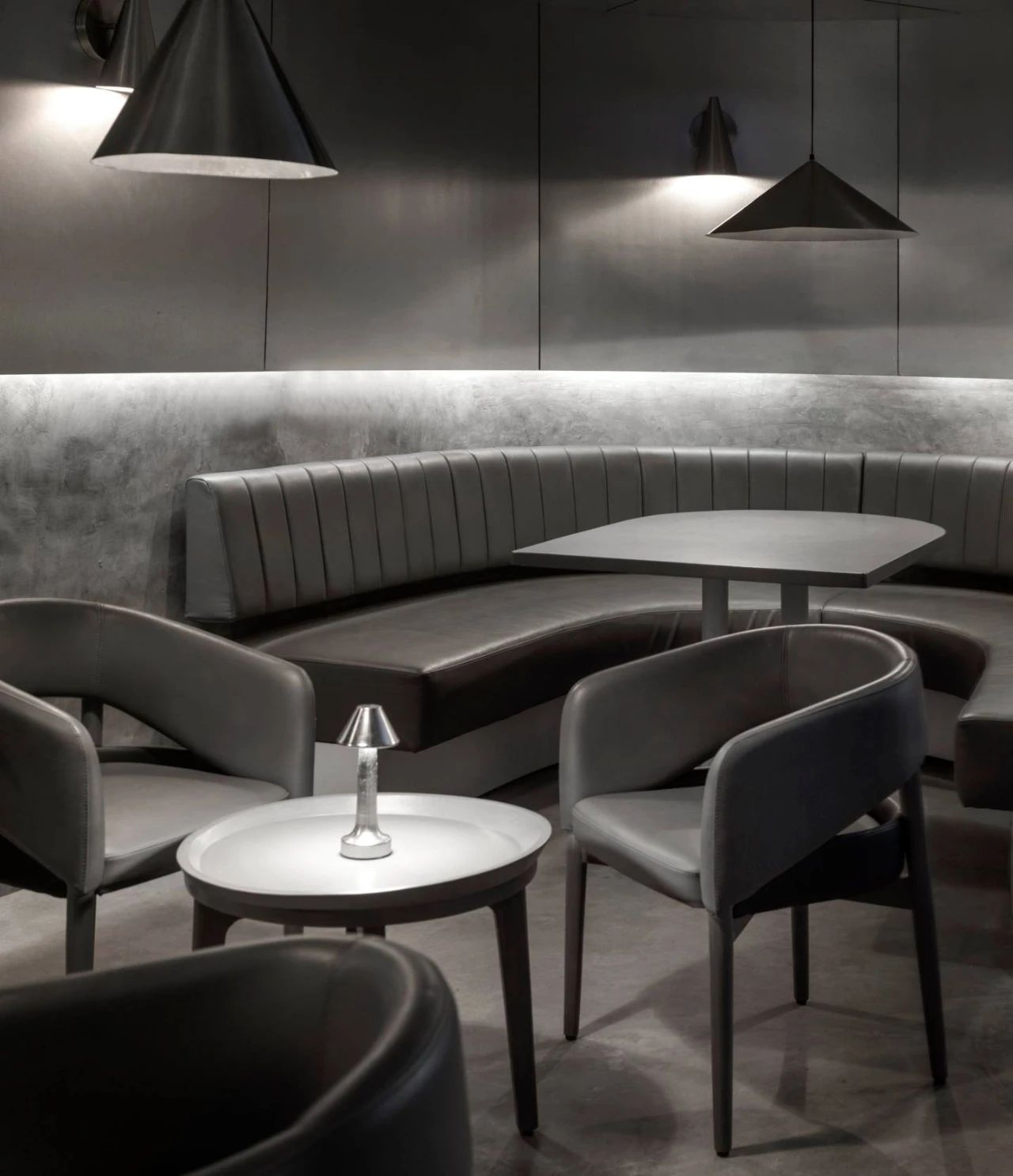 暗黑式混凝土结构鸡尾酒吧设计丨印度新德里丨RENESA ARCHITECTURE DESIGN-35