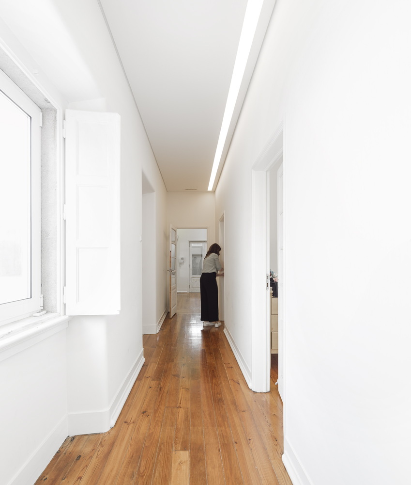 葡萄牙 Setúbal House 的现代改造丨João Tiago Aguiar Arquitectos-33