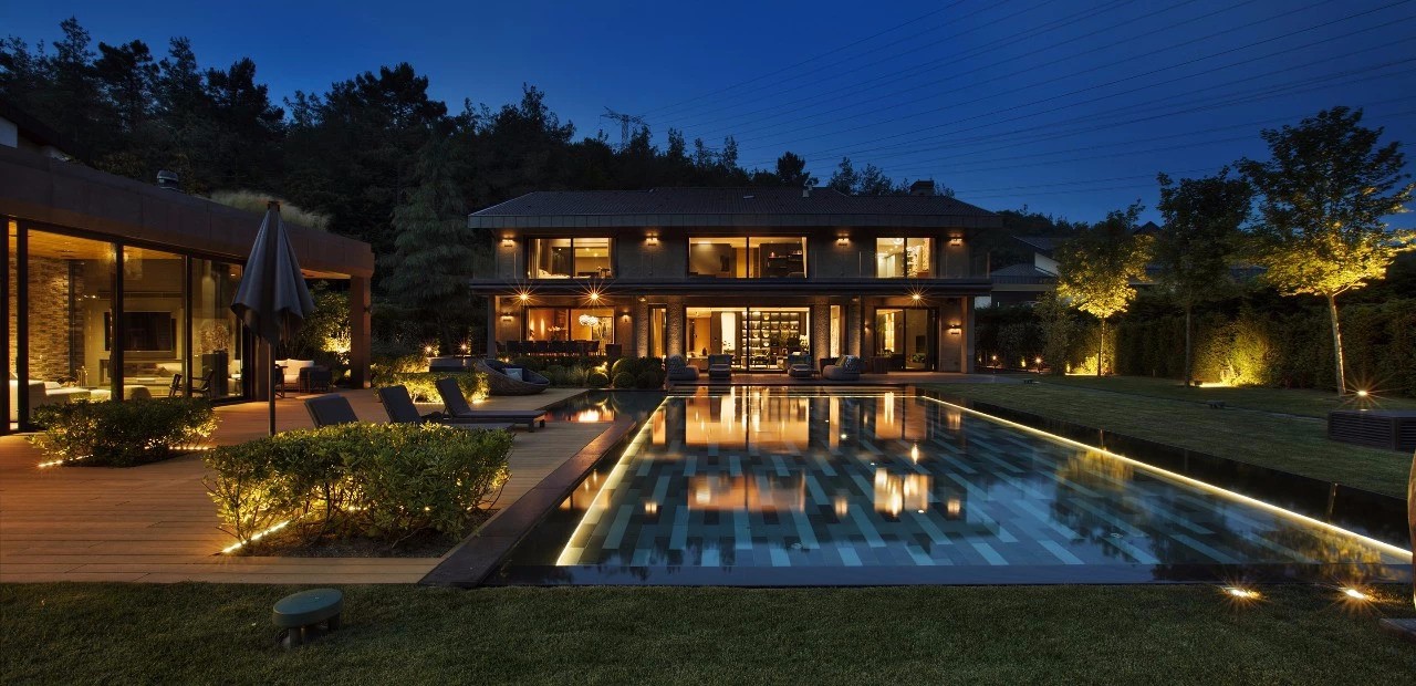 一家 4 口丨住 1700m² 艺术大宅-0