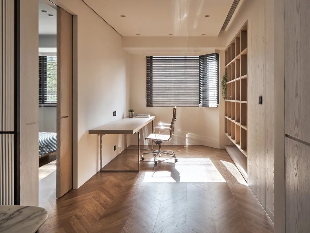 130 平高级灰原木三居-16