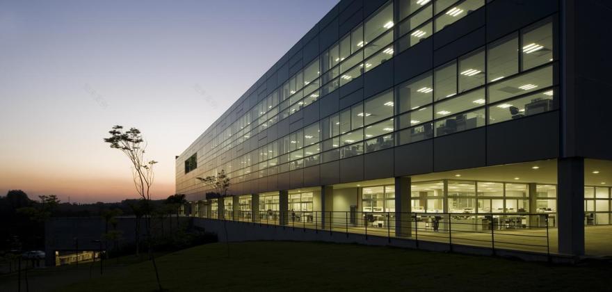 巴西 CAR 工业建筑的绿色奇迹-1