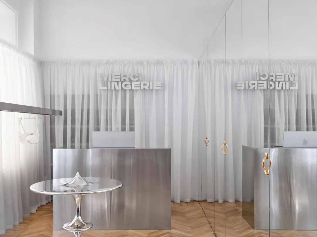 Merci Lingerie 商店室内设计丨Elena Lokastova Project-7