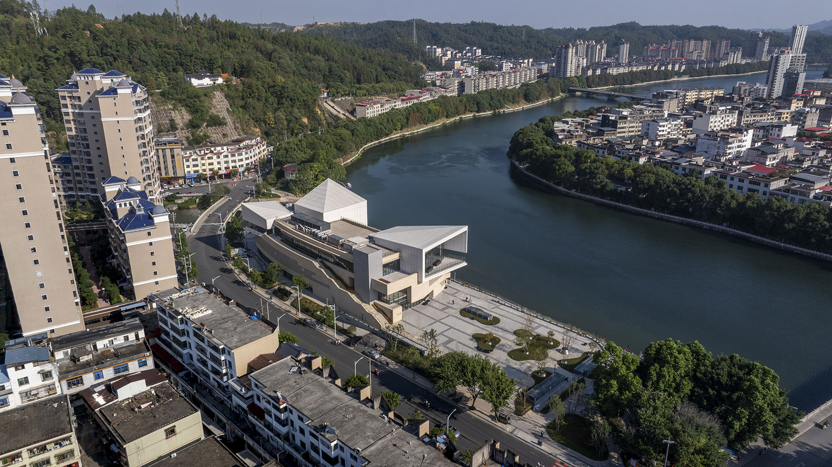 望犹江·熹台丨中国赣州丨埊木设计(CAFA·A城市艺术创新中心)-3