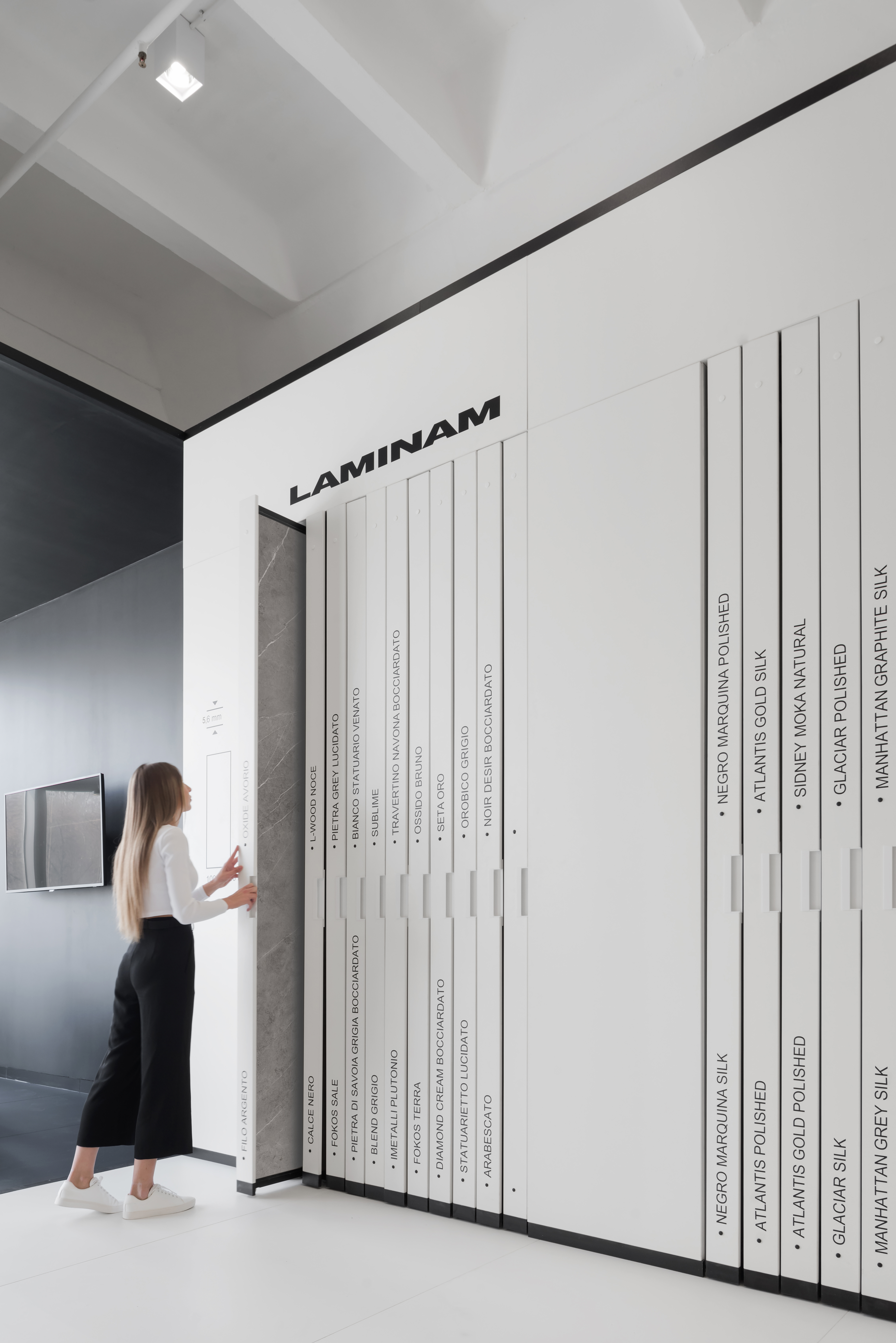 ARCHETYPE 展示与办公空间 | 黑白陶瓷艺术的立体呈现-20