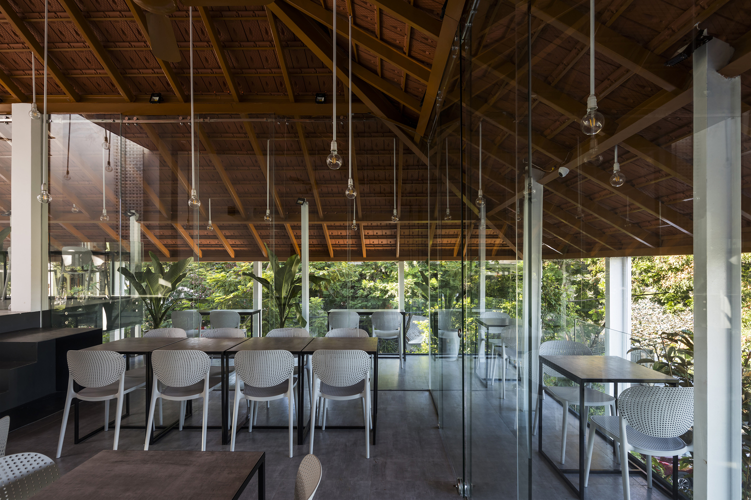 越南传统与现代交融的 O2 咖啡馆-19