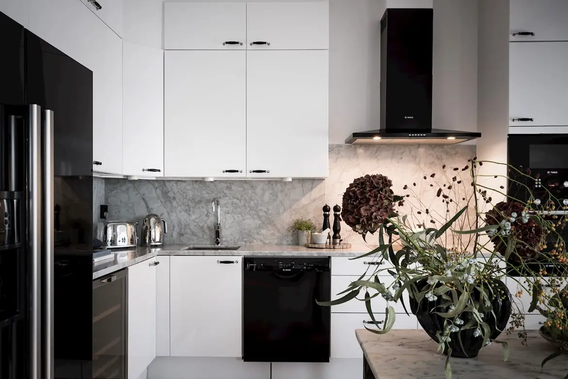 瑞典 1911 年浪漫建筑中的工业风公寓-5