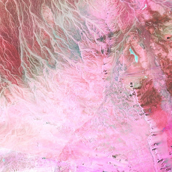 Blue Farmland可译为蓝色农田,但huaikuanchung不是一个常见的英文词汇或有公认含义的词语,不清楚其确切指的是什么,无法完成该部分的准确翻译 丨以色列-50