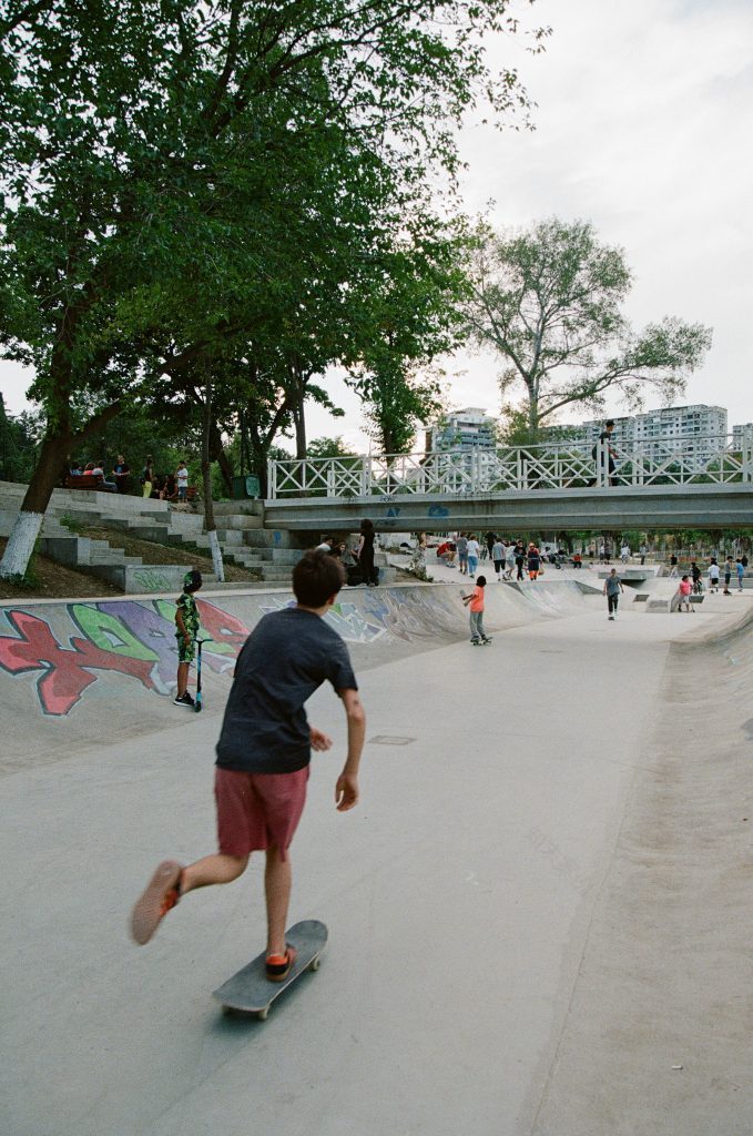 Mziuri滑板公园和跑酷场地-3