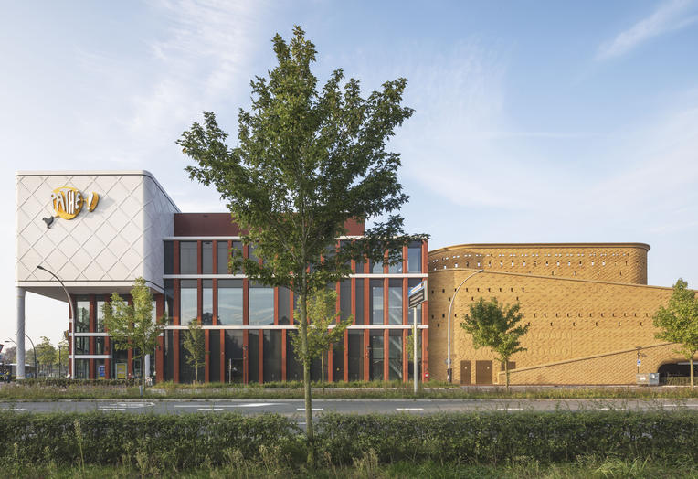 兹沃勒卡特沃尔德广场停车场丨荷兰兹沃勒丨L. van der Pol等团队-29