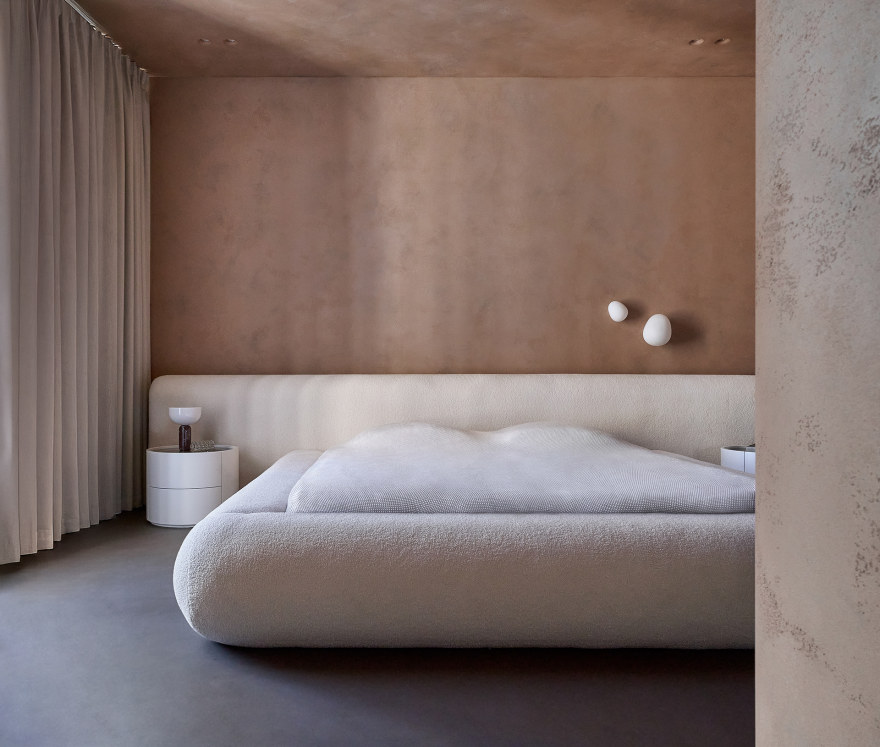 阿克罗波利斯1 2
注:Akropol常见音译为阿克罗波利斯,但由于不清楚这里 Akropol 1 2 的具体语境,仅按常见音译处理 丨乌克兰敖德萨-28