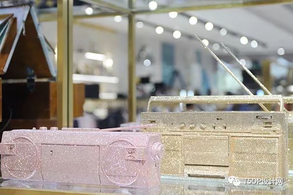 迈阿密395平方Ted Baker服装店设计-15