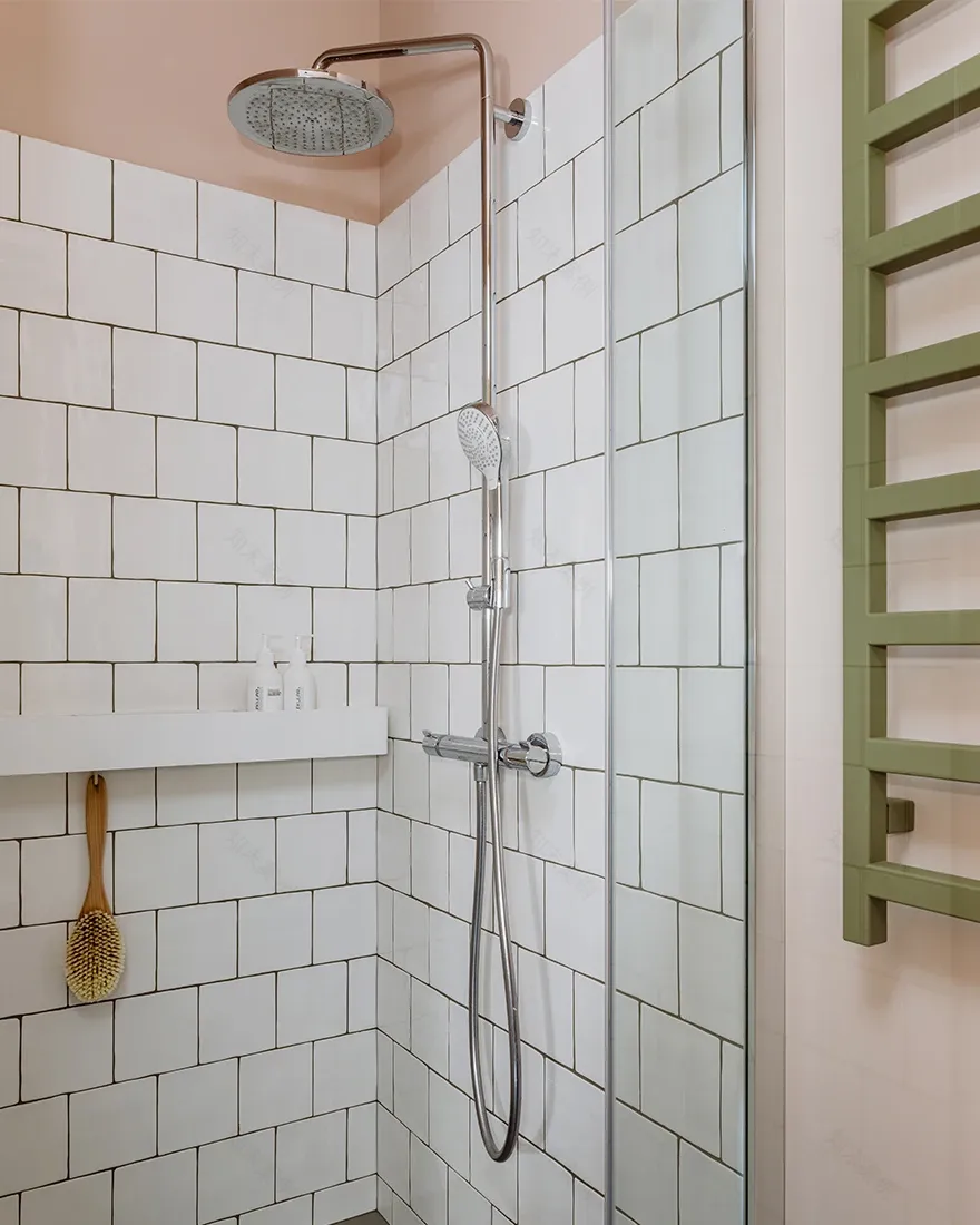 Красный винтерьере: дизайн квартиры 100 кв. метров-37