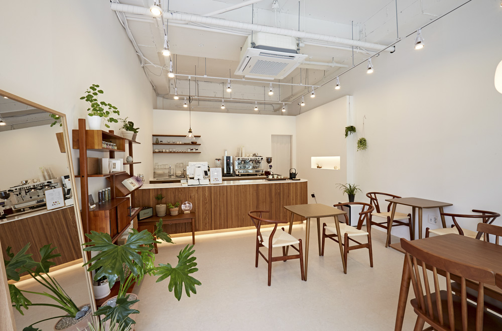 温馨 10 坪咖啡厅，打造舒适氛围-4
