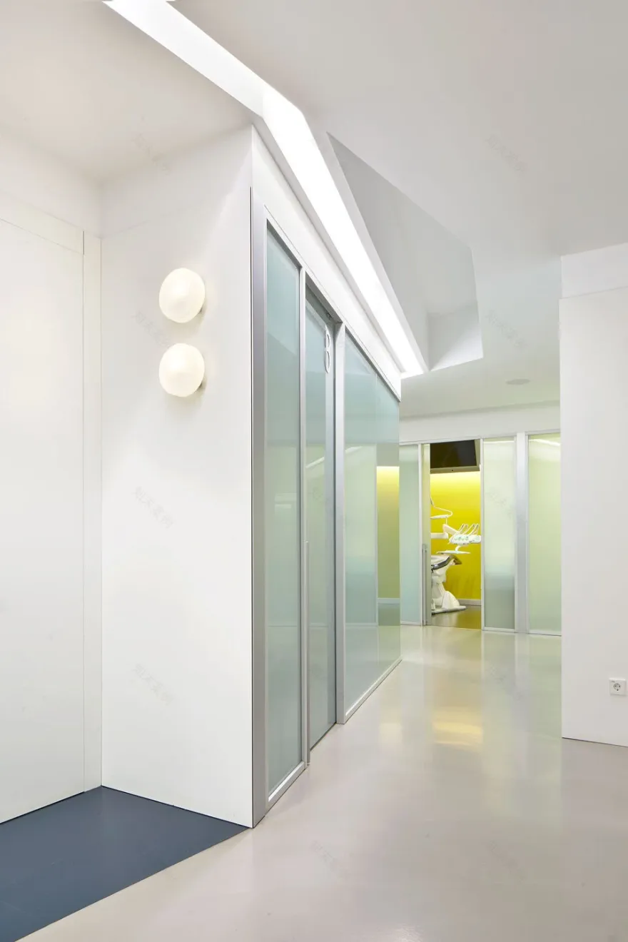 IOC Vencindario 牙科诊所丨西班牙丨padilla nicás arquitectos-9