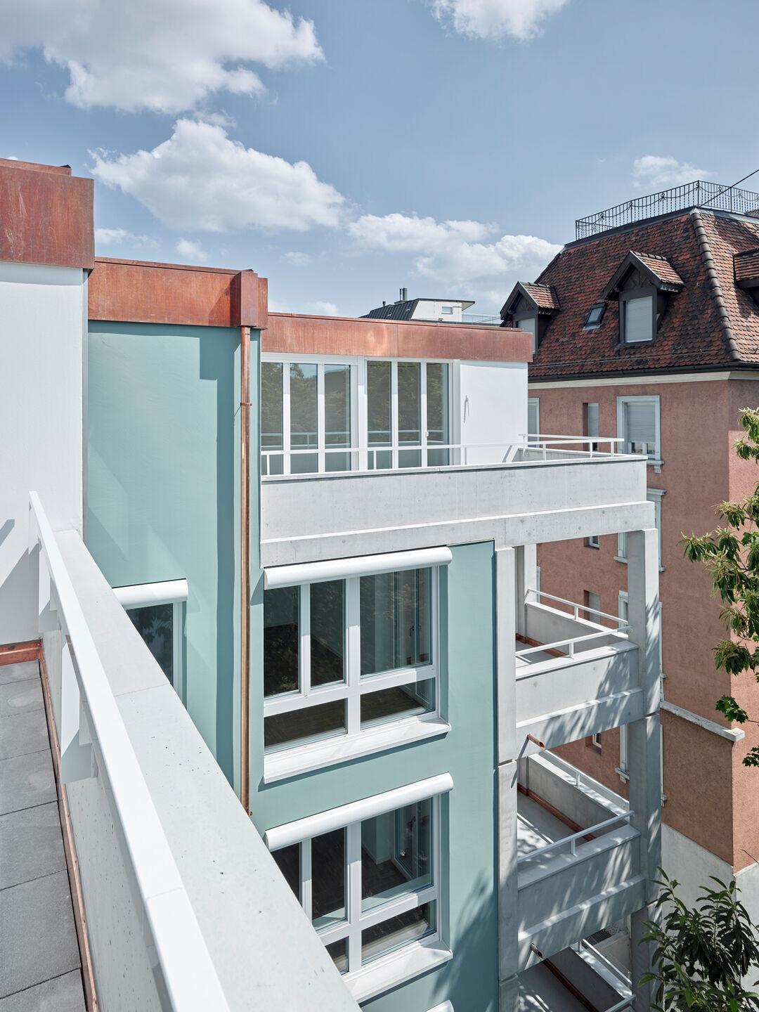 瑞士苏黎世 Freihofstrasse 公寓楼 | 简约实用，新老建筑交融-12