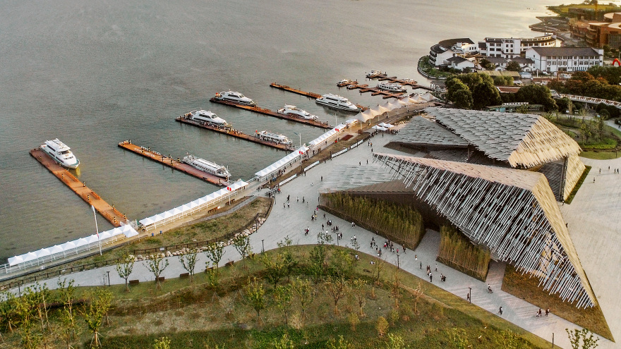 苏州阳澄湖游客中心——融合美食与景观的创意设计-0