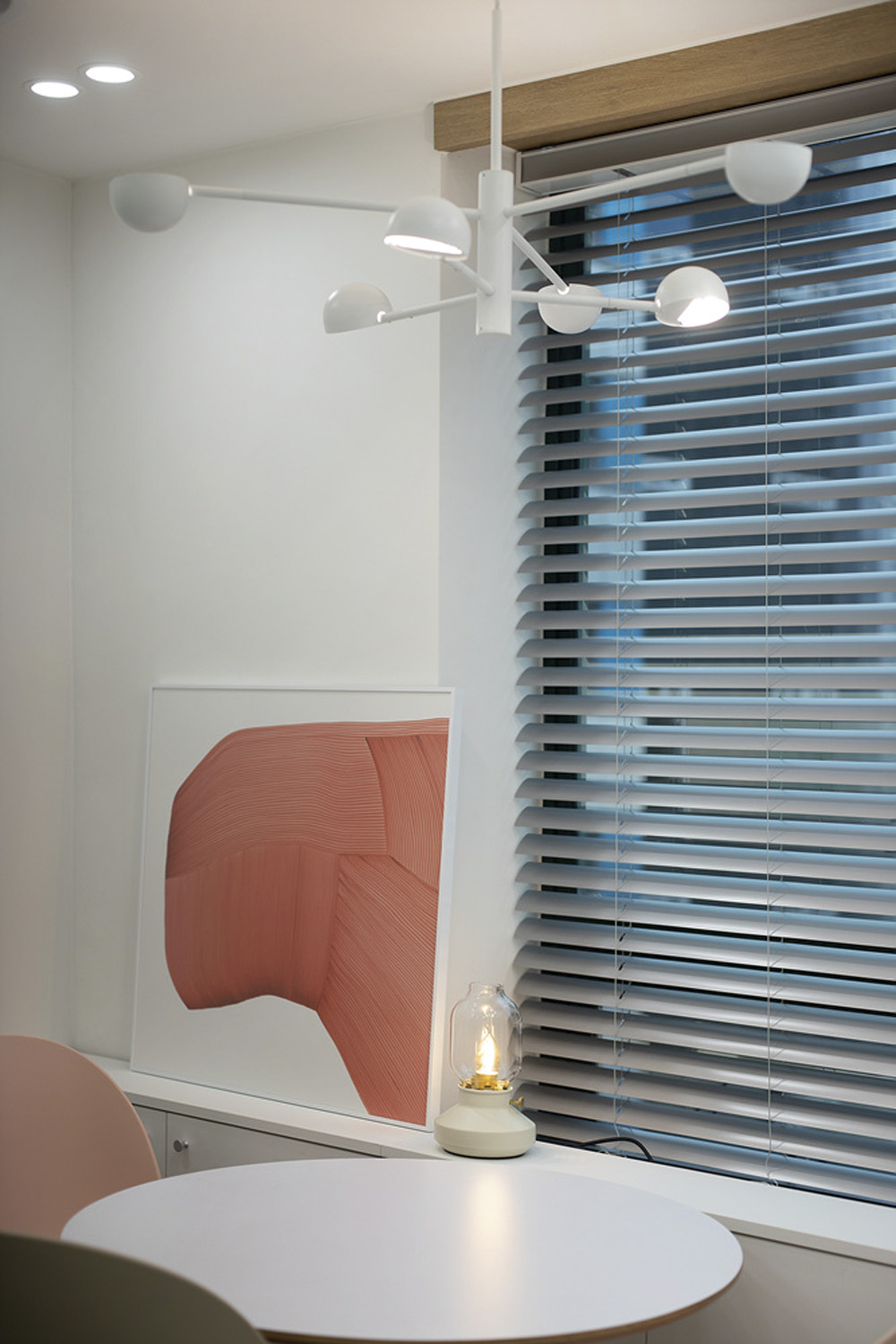 简约时尚的 35 平山部女士办公室设计-24