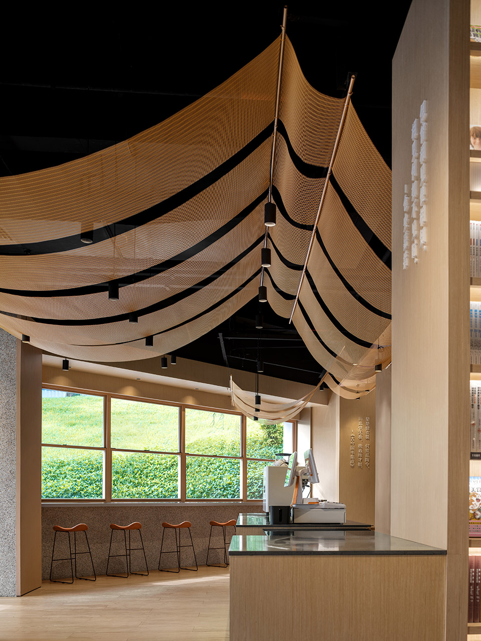 覔书店深圳大运天地店丨中国深圳丨MOC DESIGN OFFICE-35