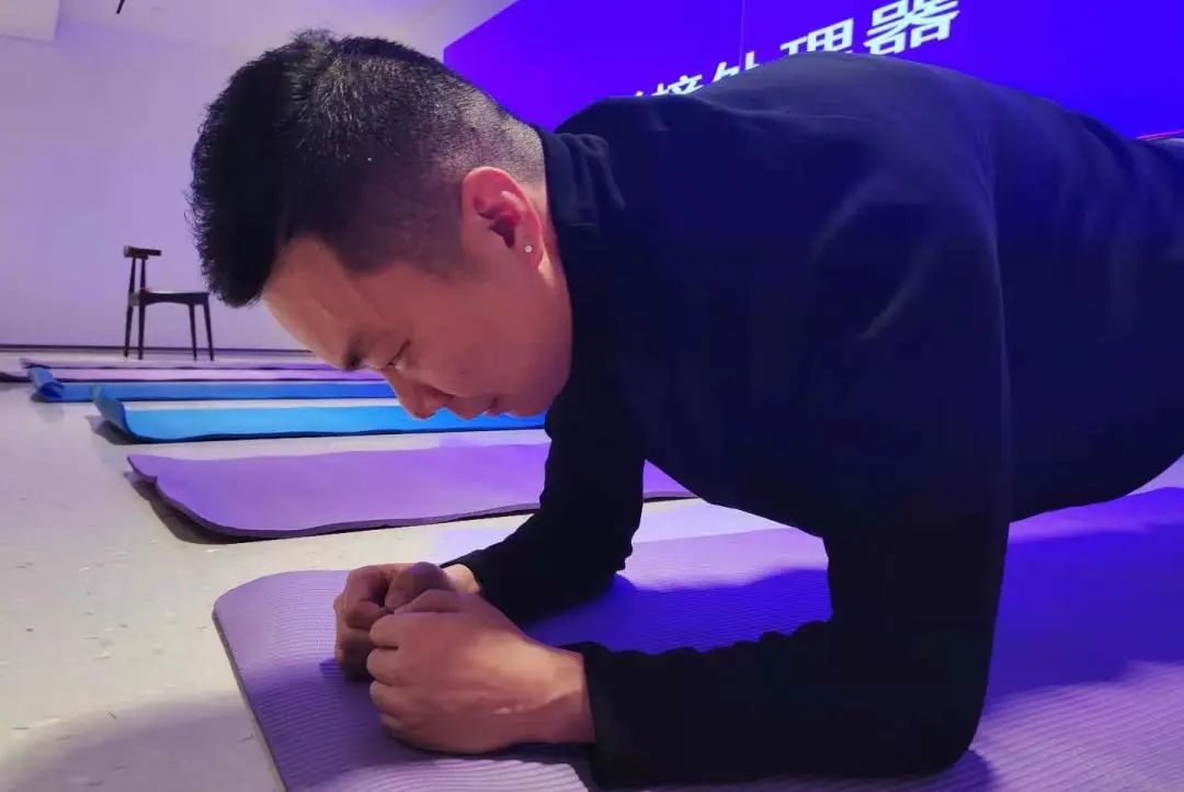 汉森伯盛 2021 平板支撑挑战赛-12