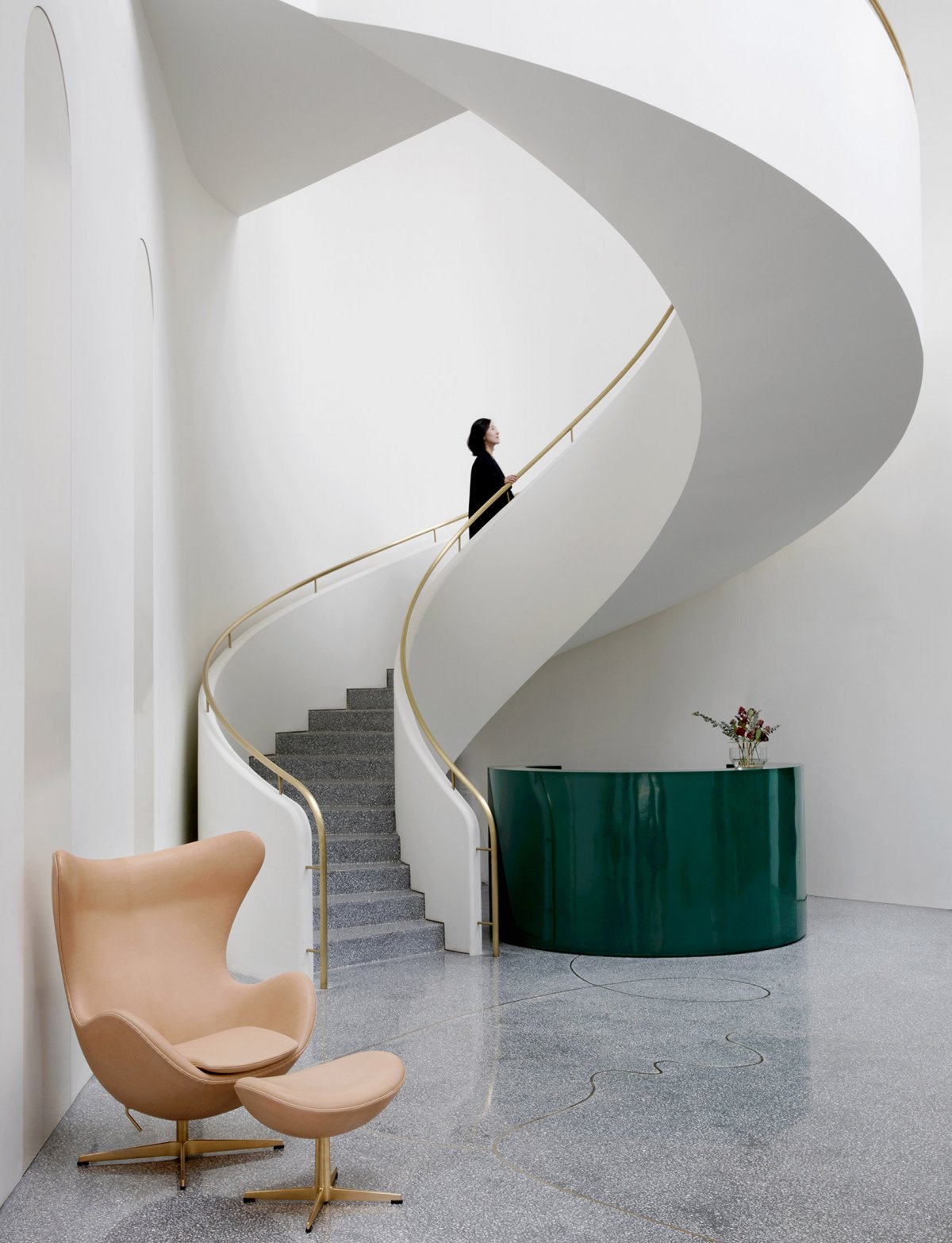 西安 Fritz Hansen 旗舰店,百年品牌融合古老建筑-24