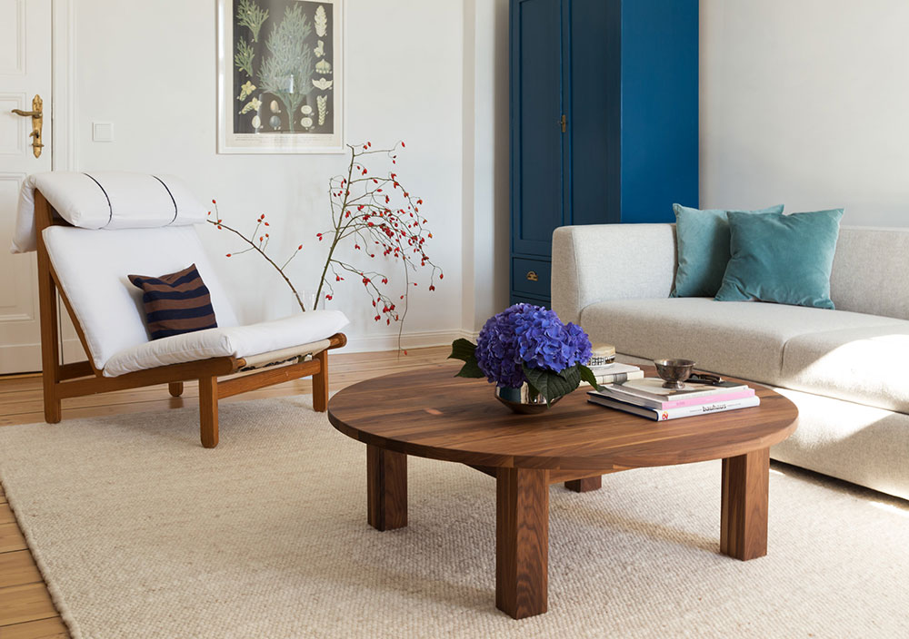 柏林老建筑中的现代白色公寓-1