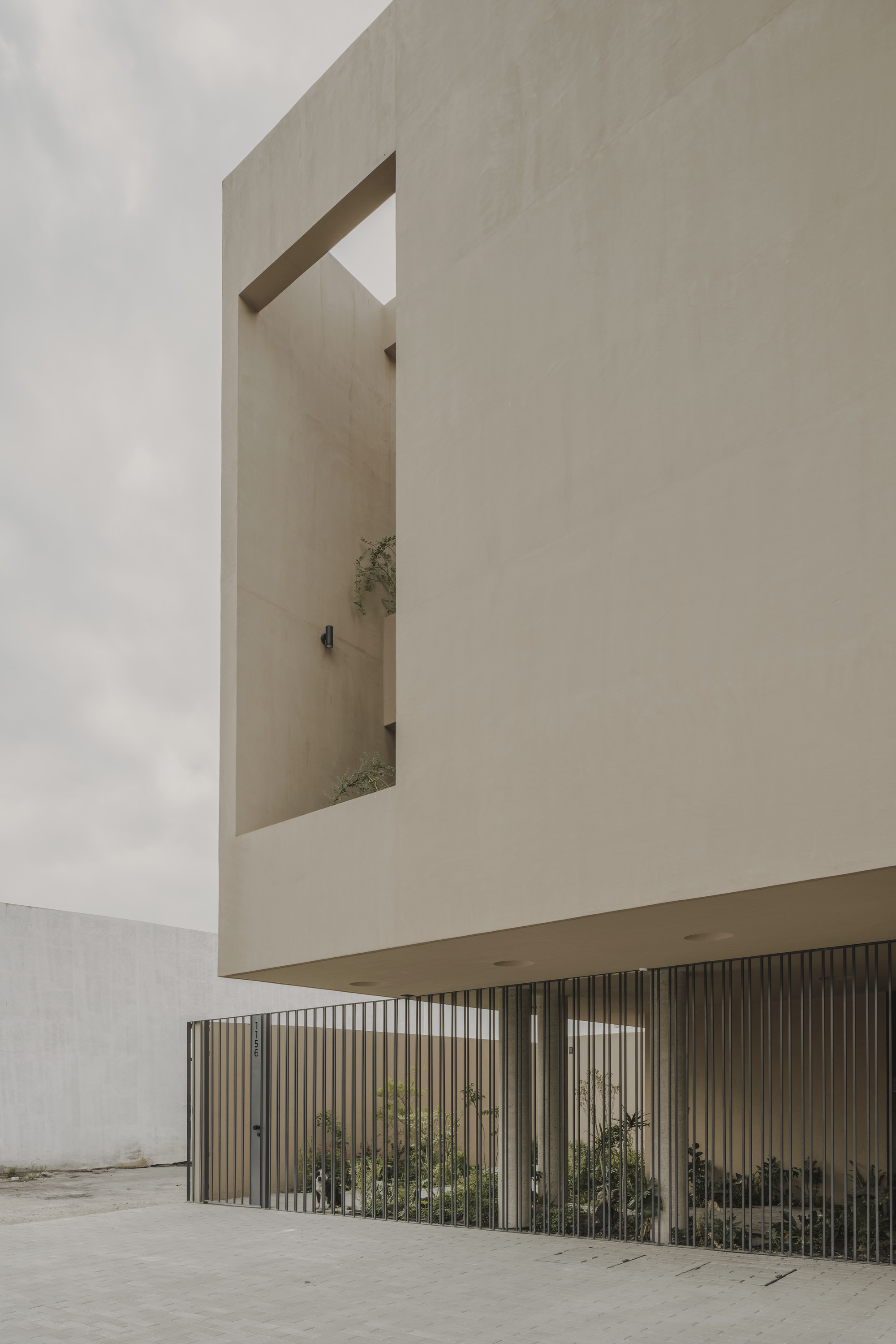 Aguilar House / Taller Segovia Molina-36