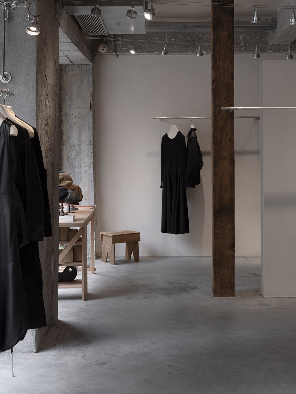 MSLAN corner 服装店丨中国厦门丨退化建筑-56