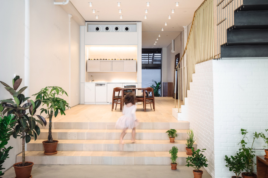 Dash Marshall merges two Tribeca lofts with sculptural staircase-17