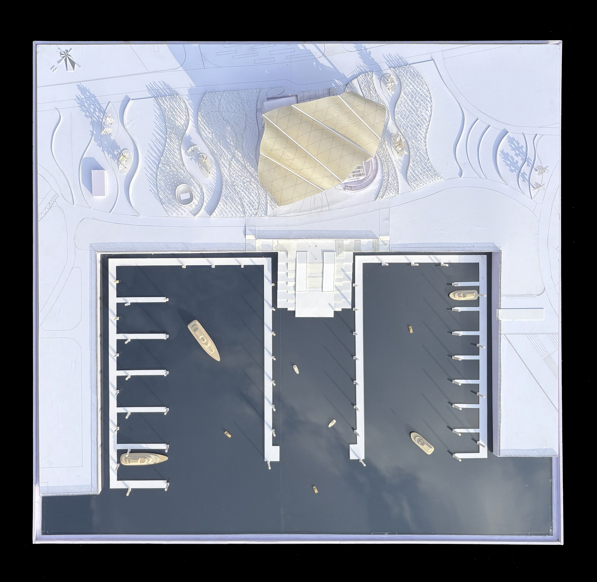 Yueyang Hualinggang Pier Tourist Center / WANG HUI | URBANUS-55