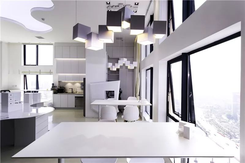 白色敬畏，现代办公空间的艺术探索-14