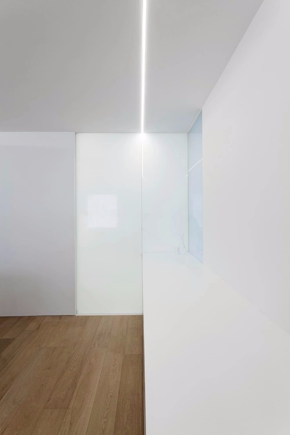 120平米的极简白公寓，用上灯带更美了！-45