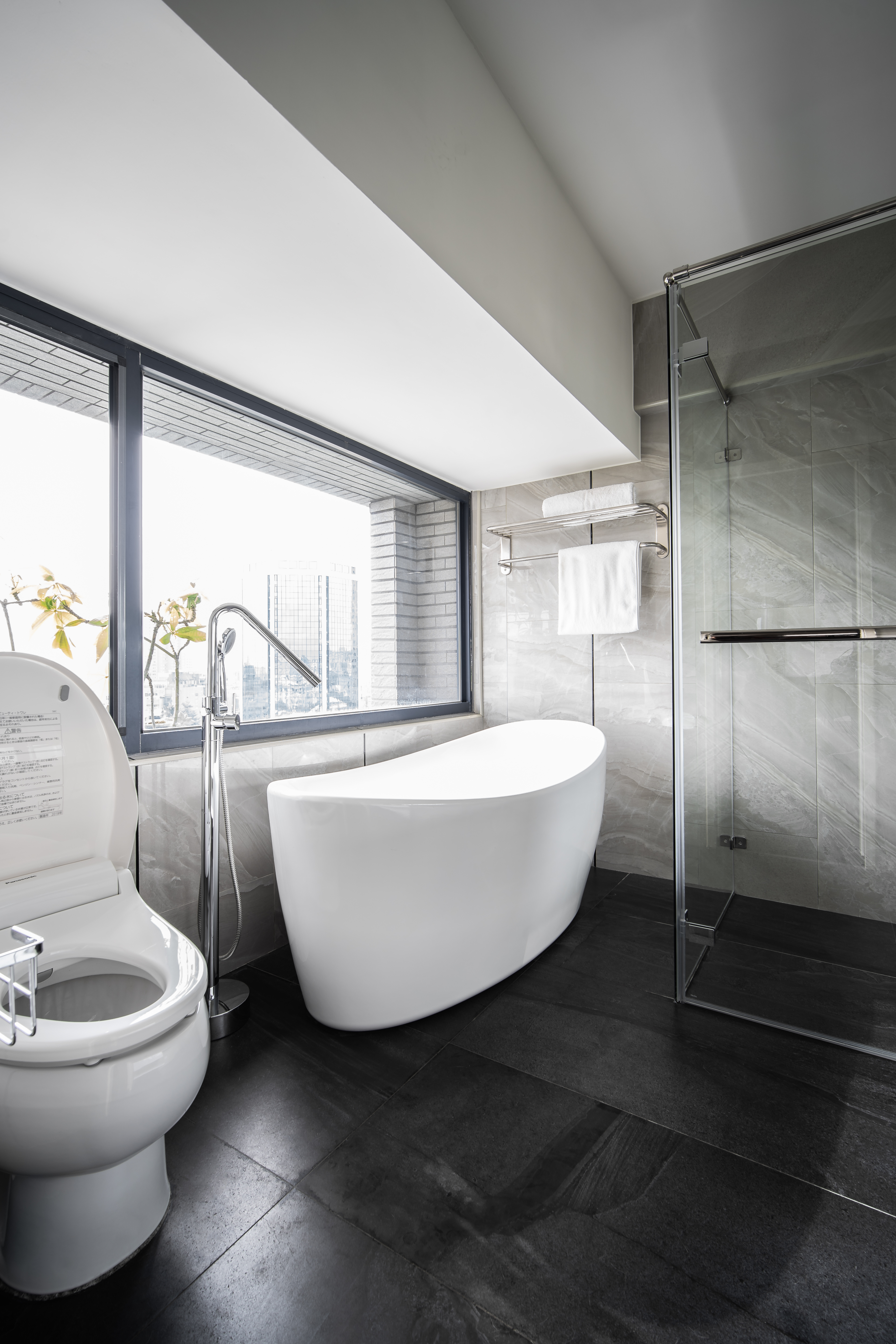 Bathroom Renovation · 景觀奢華浴室丨中国台中丨Haven Space Design-7