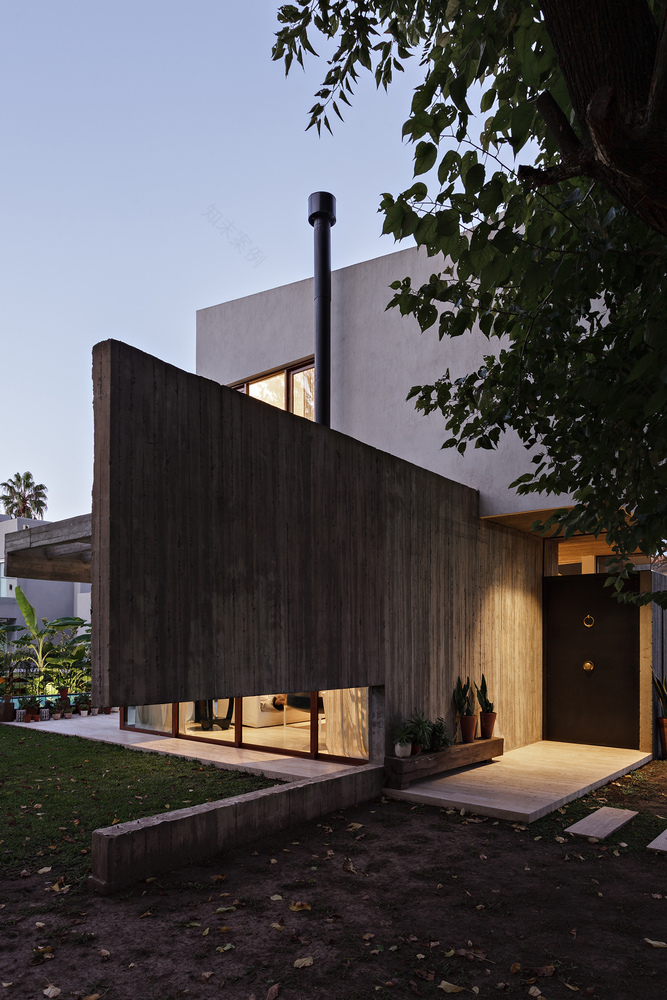 阿根廷封闭社区内的独特几何住宅-40