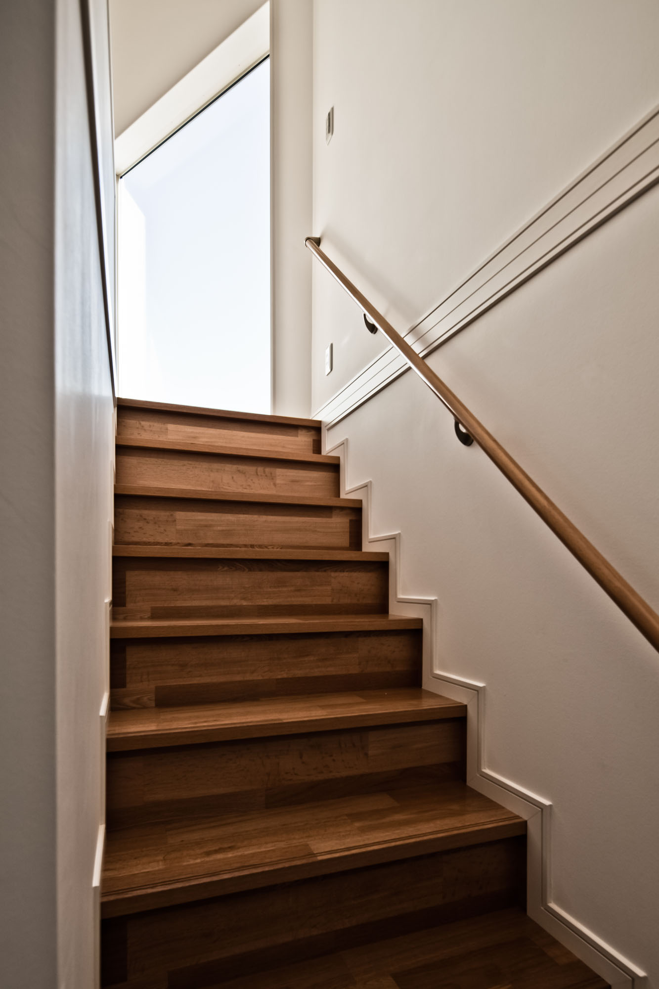 日本宝冢 Nomura24 别墅——白色木质结构与多边形空间之美-15