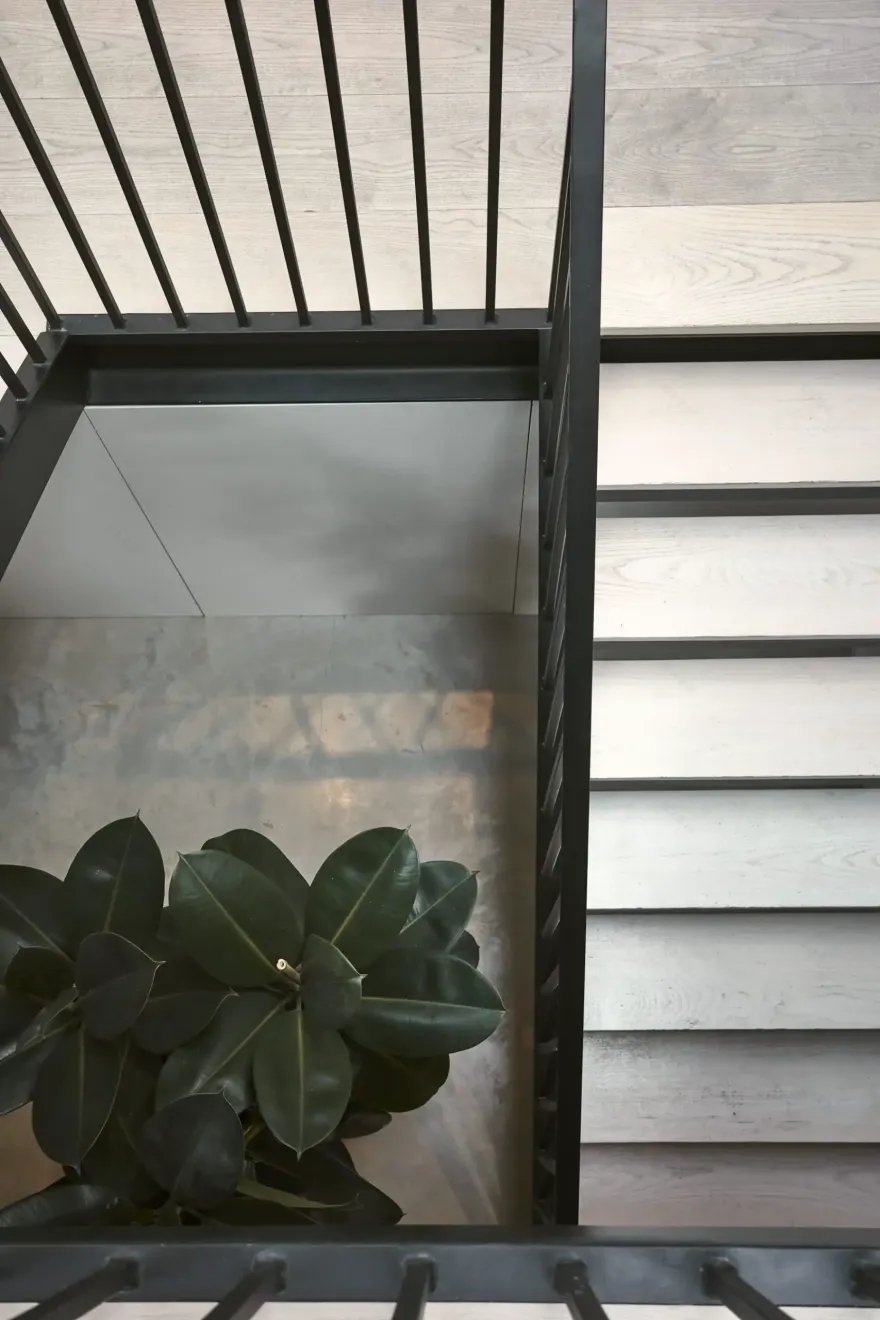 伦敦白教堂设计住宅 | 旧酒厂改造的现代简约之家-8